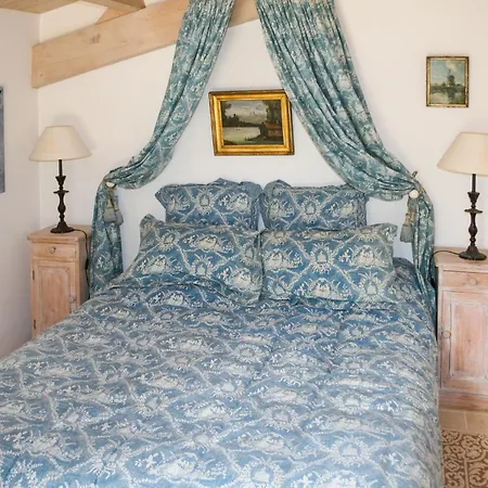 Les Portes-en-re Sleeps 12 *