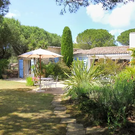 Les Portes-en-re Sleeps 12 * Les Portes-en-Re